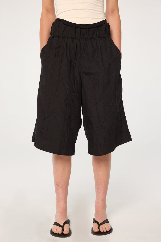 ESSEX SHORT BLACK - The Line by K
