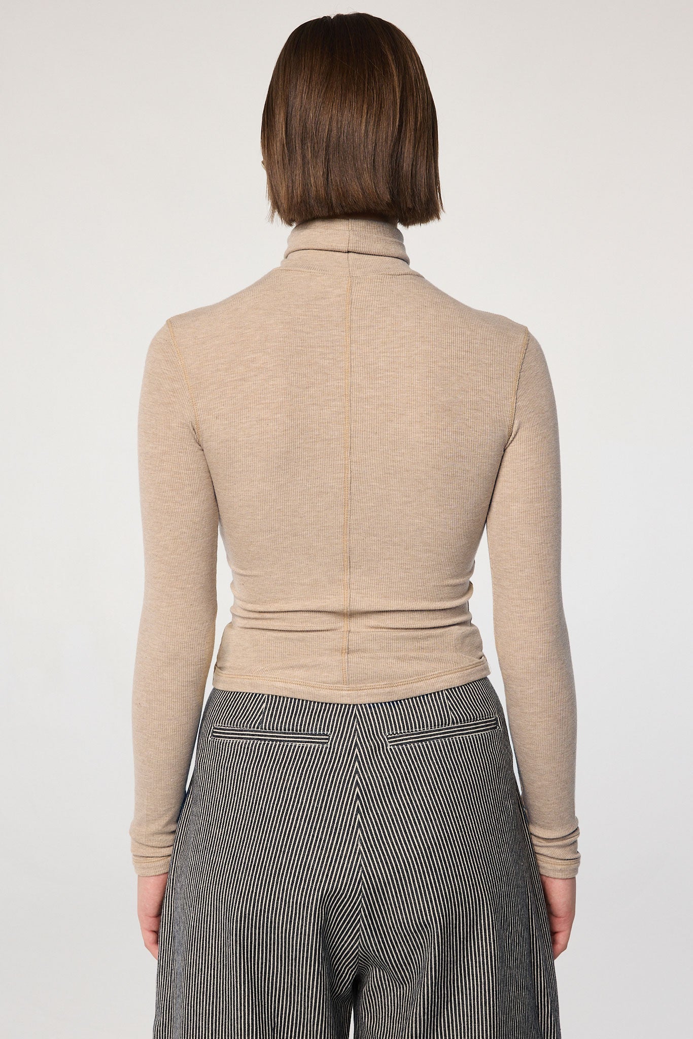 mads-turtleneck-top-beige-