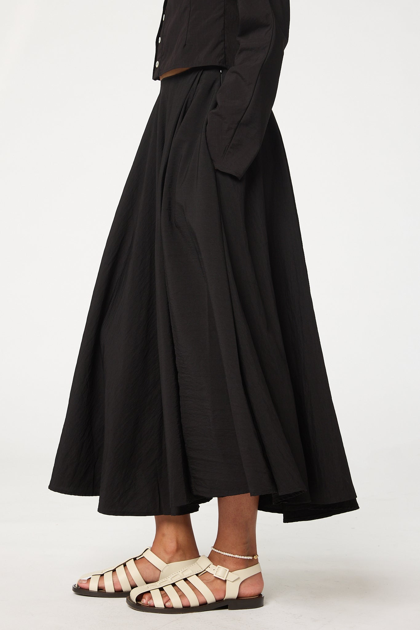 Ritsu Skirt - Black | The Line By K – The Line by K