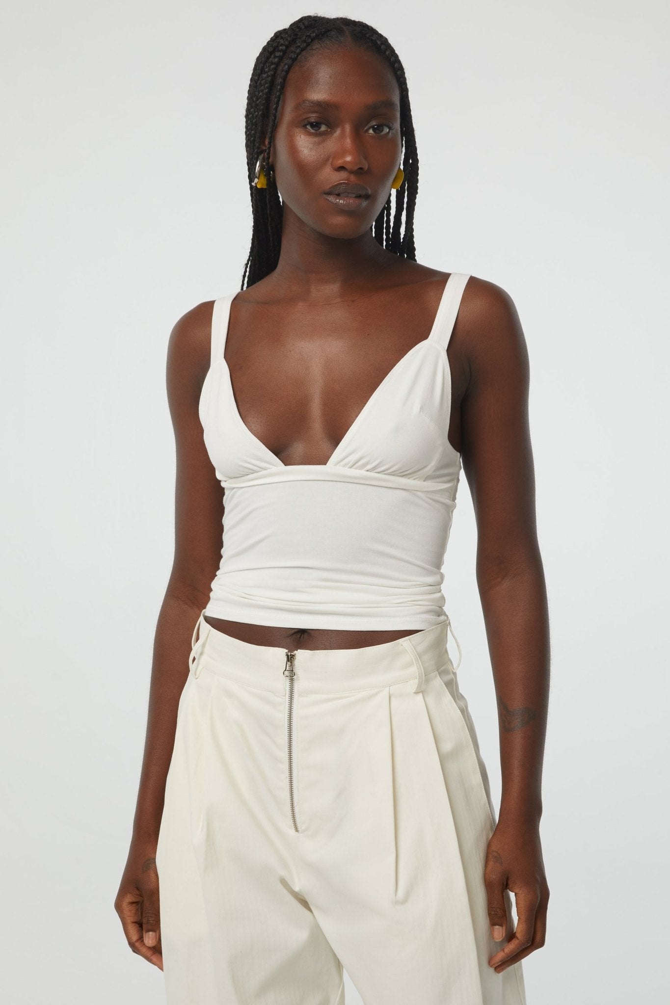Christopher Kane タンクトップ Josephine Deep V-Neck Tank - White | The Line by K